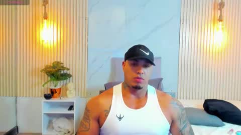 Snapshot of simeone_panda chatting on March 4, 2025, 5:56 pm simeone_panda online show from March 4, 2025, 5:56 pm