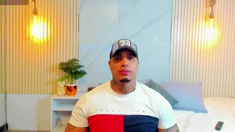 Snapshot of simeone_panda chatting on March 8, 2025, 12:20 pm simeone_panda online show from March 8, 2025, 12:20 pm