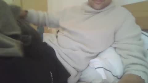 Snapshot of simml98 chatting on December 16, 2024, 12:38 pm Sam online show from December 16, 2024, 12:38 pm