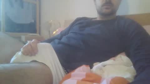 Snapshot of simml98 chatting on February 10, 2026, 3:27 pm Sam online show from February 10, 2026, 3:27 pm