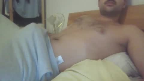 Snapshot of simml98 chatting on February 21, 2026, 9:05 pm Sam online show from February 21, 2026, 9:05 pm