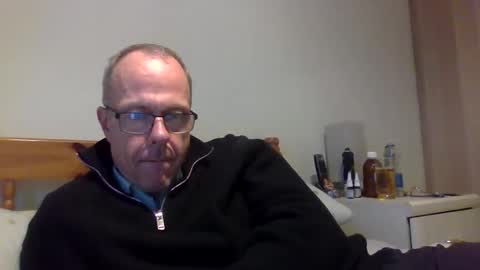 simon56691 online show from October 15, 2025, 5:02 pm