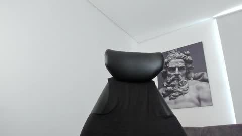 simon_leon01 online show from October 2, 2025, 1:07 pm