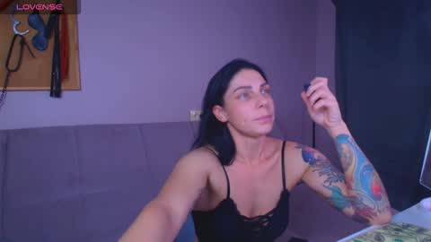 simona_moonshine online show from December 2, 2025, 5:52 pm