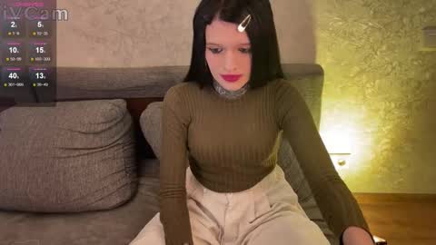 Snapshot of simona_rain chatting on March 6, 2025, 1:37 am Simona online show from March 6, 2025, 1:37 am