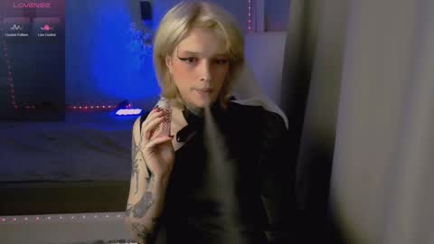 Snapshot of simona_rain chatting on September 17, 2025, 11:39 pm Simona online show from September 17, 2025, 11:39 pm