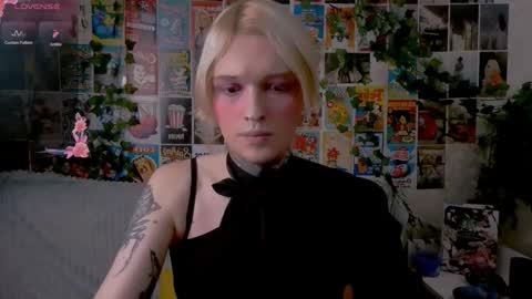 Snapshot of simona_rain chatting on October 4, 2025, 11:14 pm Simona online show from October 4, 2025, 11:14 pm