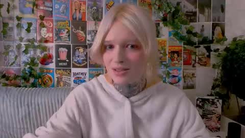 Snapshot of simona_rain chatting on October 9, 2025, 2:31 am Simona online show from October 9, 2025, 2:31 am