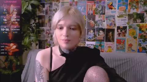 Snapshot of simona_rain chatting on October 14, 2025, 1:17 am Simona online show from October 14, 2025, 1:17 am