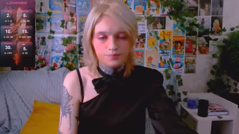 Snapshot of simona_rain chatting on October 19, 2025, 12:22 am Simona online show from October 19, 2025, 12:22 am