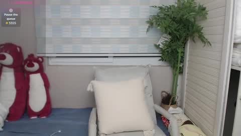 simonastephanie online show from September 22, 2025, 2:52 pm