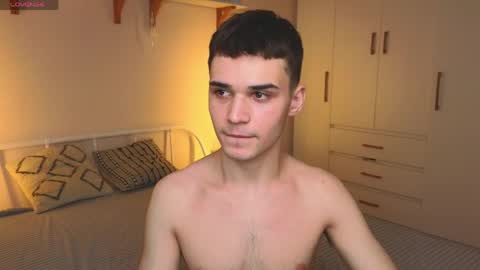 Snapshot of simonboy592 chatting on April 25, 2026, 1:41 pm Alex online show from April 25, 2026, 1:41 pm