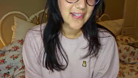 simonesighren online show from April 15, 2026, 5:14 am