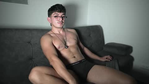 Snapshot of simoon_01 chatting on September 9, 2025, 6:24 am SIMOON online show from September 9, 2025, 6:24 am