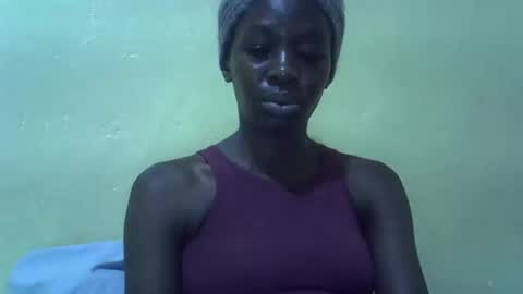 simplyloy33 online show from April 17, 2026, 7:06 pm