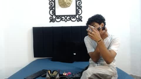 Snapshot of sinboy_ chatting on April 27, 2026, 11:19 am online show from April 27, 2026, 11:19 am