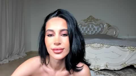 C online show from November 4, 2025, 6:18 pm