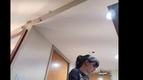 Snapshot of sincerelyyneon chatting on February 2, 2026, 2:54 am Sincerelyneon online show from February 2, 2026, 2:54 am