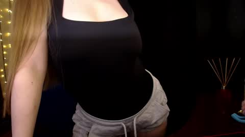 Snapshot of sindiwatsoon chatting on April 22, 2026, 2:29 pm Sindi online show from April 22, 2026, 2:29 pm
