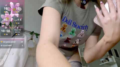 Snapshot of sinful_kittyy chatting on May 11, 2026, 2:45 pm Kate online show from May 11, 2026, 2:45 pm