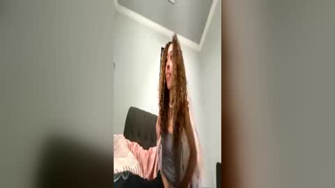 Snapshot of sinn3er chatting on June 18, 2026, 2:34 am sinn3er online show from June 18, 2026, 2:34 am