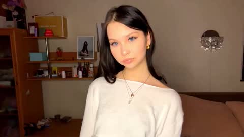 Snapshot of siobhanhelmstetler chatting on November 24, 2025, 12:38 pm Emma online show from November 24, 2025, 12:38 pm