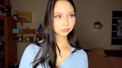 Snapshot of siobhanhelmstetler chatting on November 25, 2025, 11:54 am Emma online show from November 25, 2025, 11:54 am