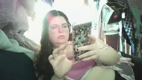 Siofra online show from February 14, 2025, 7:44 pm