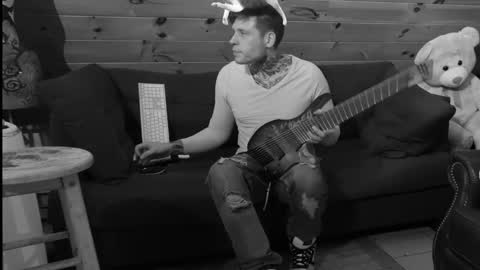 Dustbunnyfoofoo online show from October 9, 2025, 3:48 am