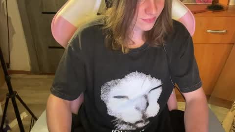 Snapshot of sir_humps chatting on June 5, 2026, 6:57 pm SirHumps online show from June 5, 2026, 6:57 pm