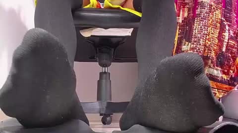 only foot                         worshipers here online show from February 9, 2025, 5:43 pm