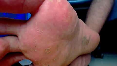 only foot                         worshipers here online show from September 16, 2025, 4:46 am