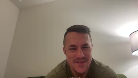 Snapshot of sirbubblesworth chatting on June 4, 2026, 9:37 am sirbubblesworth online show from June 4, 2026, 9:37 am