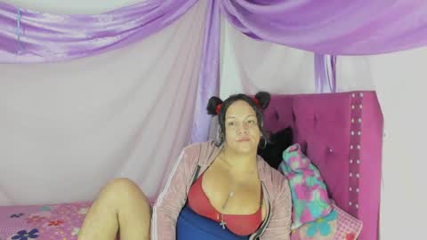 Sirena Fuentes online show from September 24, 2025, 3:32 am