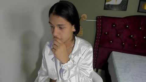 Sirenmoonn online show from March 5, 2026, 3:13 am