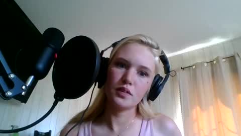 Snapshot of sirentalks chatting on May 21, 2026, 6:26 pm Sirentalks online show from May 21, 2026, 6:26 pm