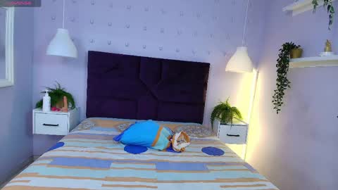 sirenyrouss online show from May 31, 2026, 3:36 am