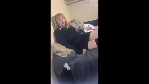 sissywhiteb online show from April 26, 2026, 4:21 am