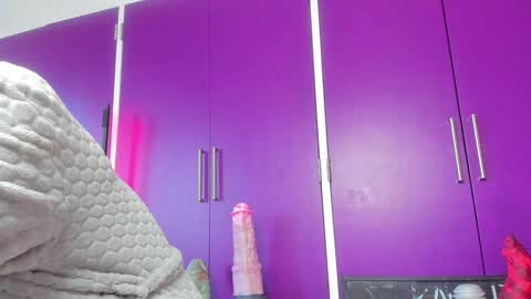 Elise online show from March 5, 2025, 2:12 pm