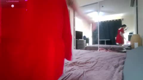 sizzlemewet online show from December 10, 2024, 1:32 am