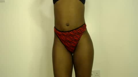 Snapshot of sizzly_ass chatting on July 7, 2026, 12:31 pm sizzly_ass online show from July 7, 2026, 12:31 pm