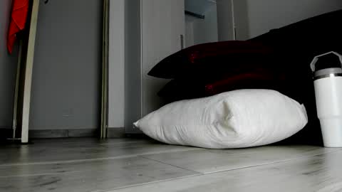 Skarlet online show from December 3, 2025, 2:52 am