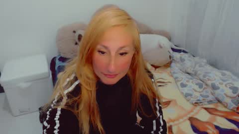 Arlett online show from December 13, 2025, 10:59 pm