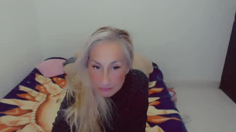 Snapshot of skarlett2072 chatting on May 21, 2026, 5:25 am Arlett online show from May 21, 2026, 5:25 am