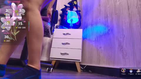 Snapshot of skarlettary chatting on October 17, 2025, 7:33 am SKARLETT online show from October 17, 2025, 7:33 am