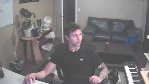 Skateboard online show from December 3, 2024, 2:14 am