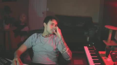 Skateboard online show from December 22, 2024, 2:39 am