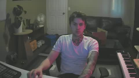 Skateboard online show from December 27, 2024, 11:21 pm