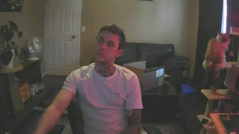 Skateboard online show from February 1, 2025, 9:08 pm