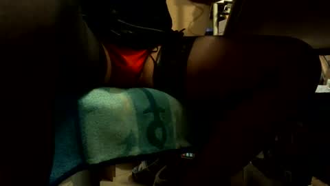 Snapshot of skersnylon chatting on December 1, 2025, 7:41 pm skersnylon online show from December 1, 2025, 7:41 pm